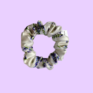 gumka jedwabna scrunchie frotka lawendowe pole MIDI.png