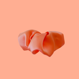 klamra jedwabna scrunchie jasny łosoś.png