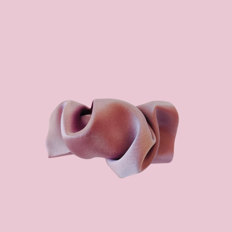 klamra jedwabna scrunchie lawendowy róż.png