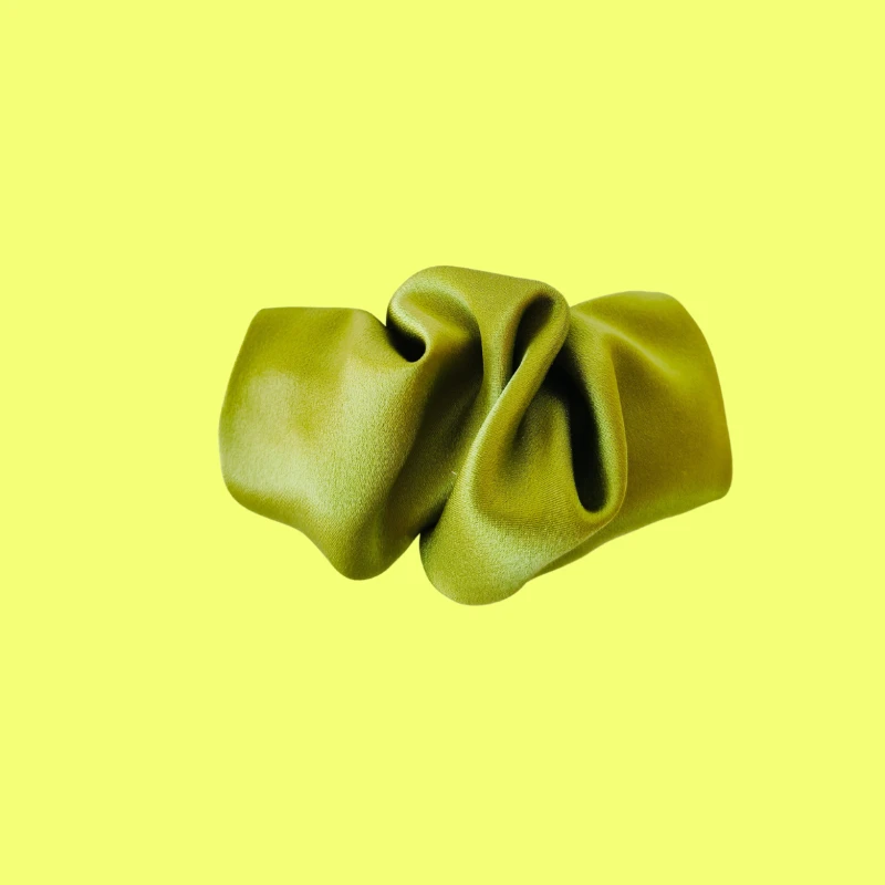 klamra jedwabna scrunchie soczyste jabłko.png