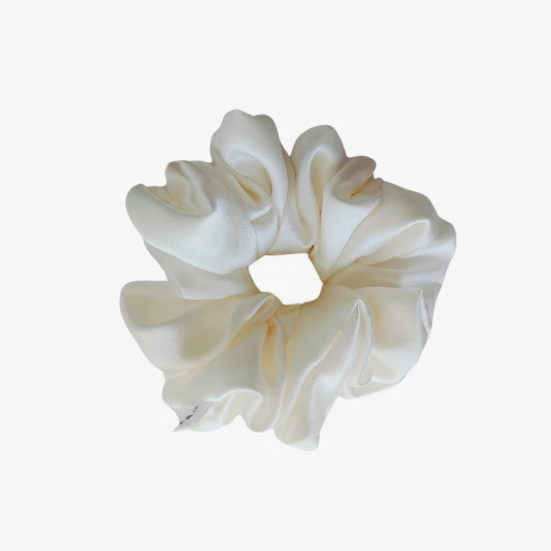 gumka jedwabna scrunchie frotka biały lotos.png